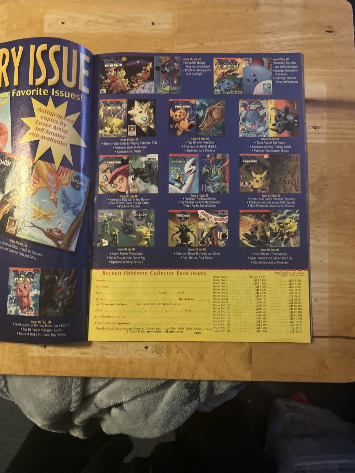 vintage Beckett Pokémon Collector magazine issue #19 from March 2001 Pikachu ￼￼