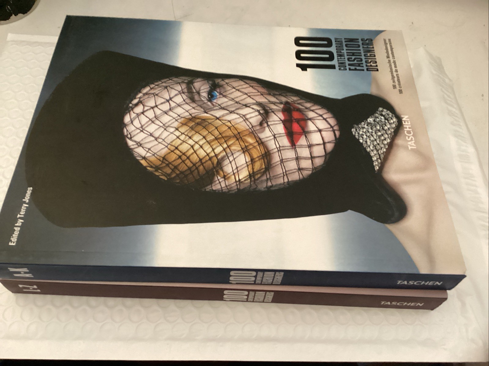 2x Taschen 100 Contemporary Fashion Designers Book A-K L-Z