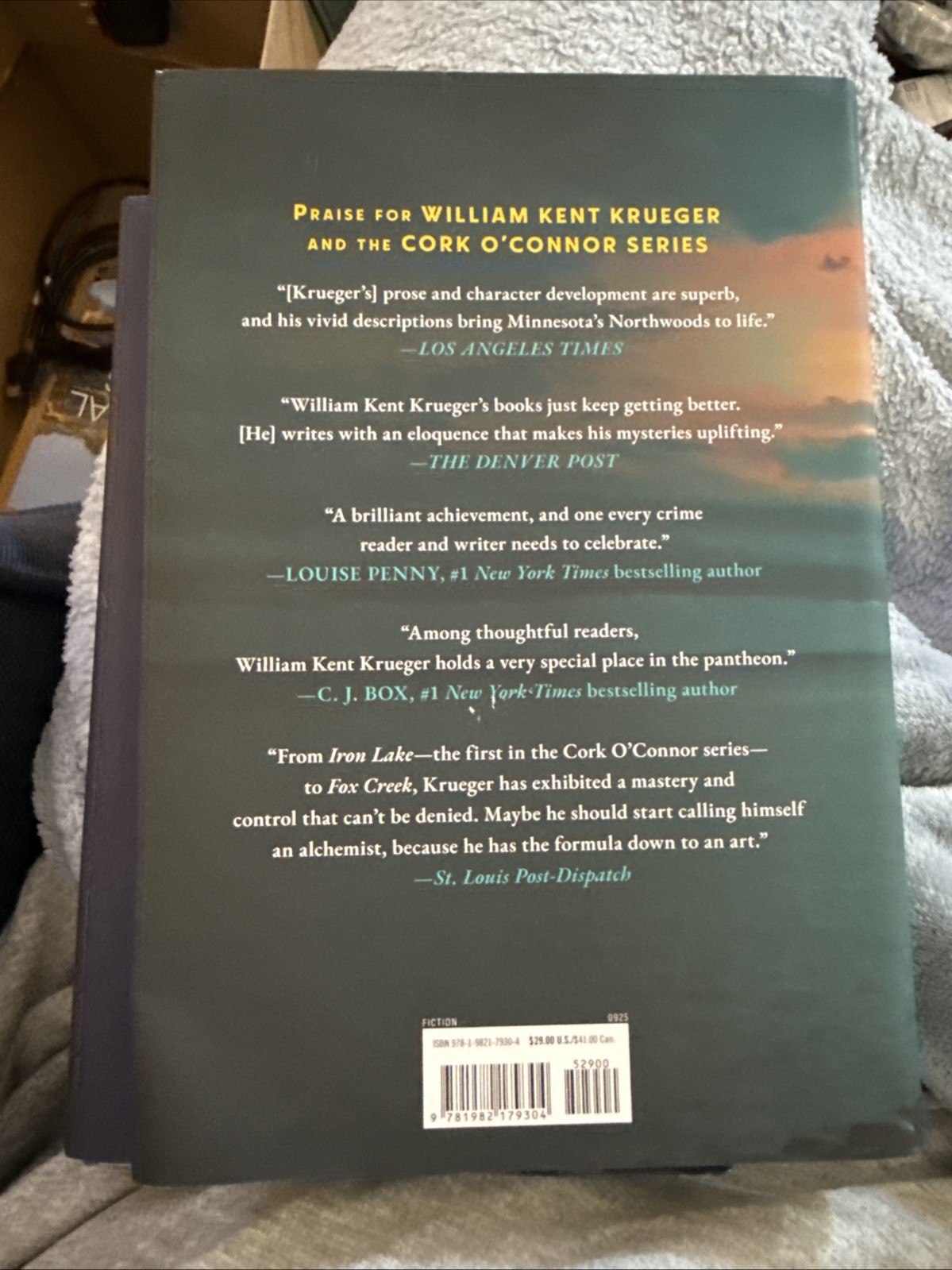 Apostle’s Cove: A Novel (Cork – Hardcover, by Krueger William Kent – New q