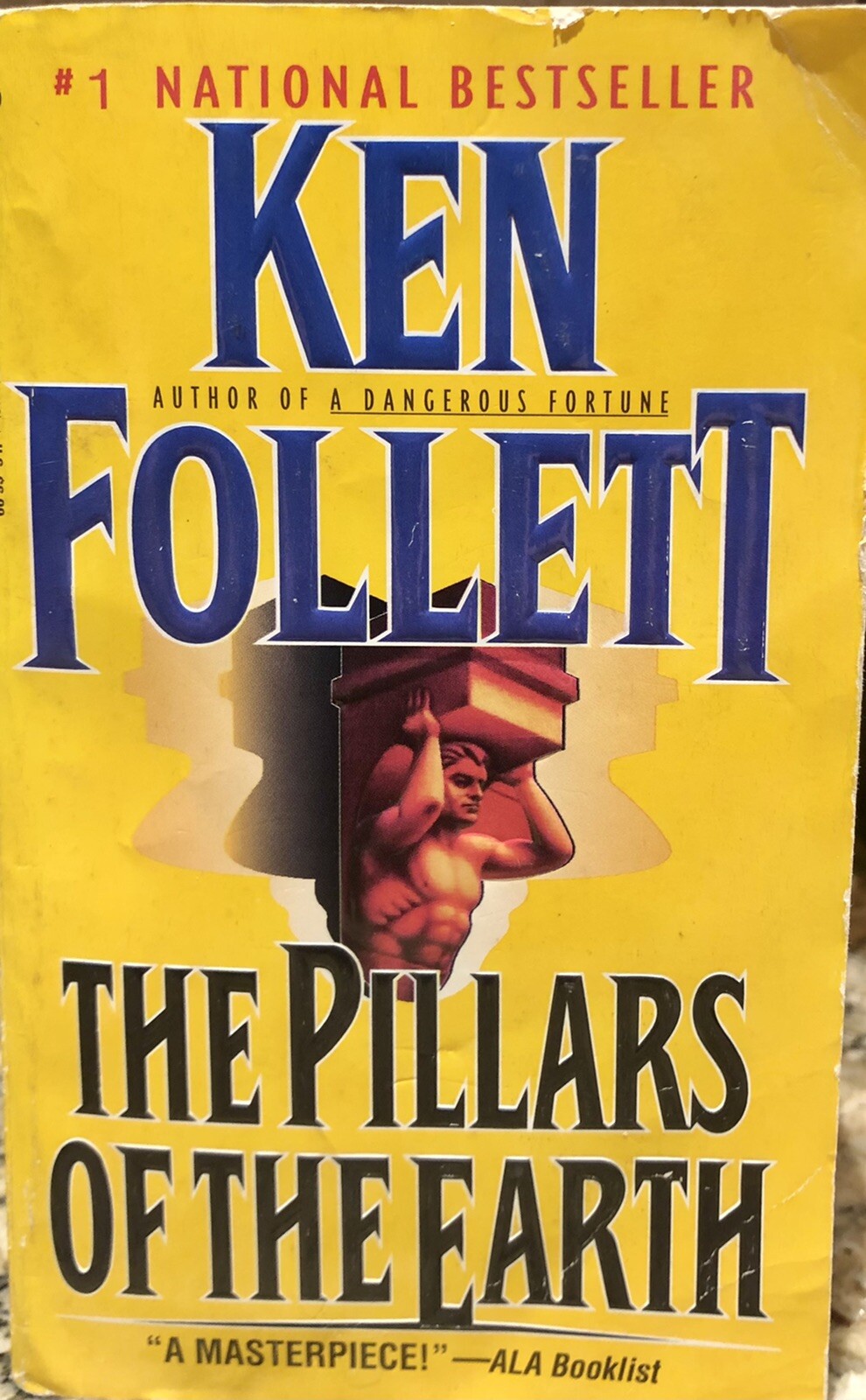 THE PILLARS OF THE EARTH PAPERBACK BOOK BY KEN FOLLETT