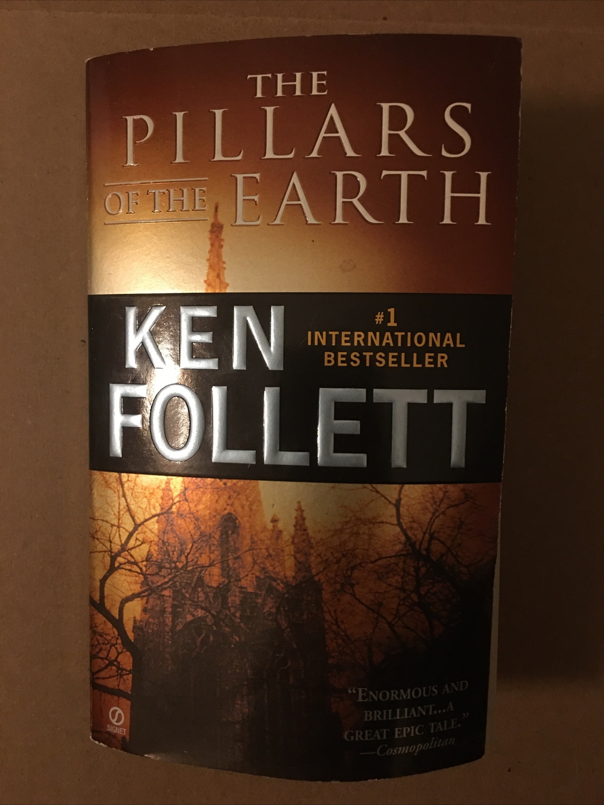 The Pillars Of The Earth By Ken Follett, 1990, 1st Printing, Paperback