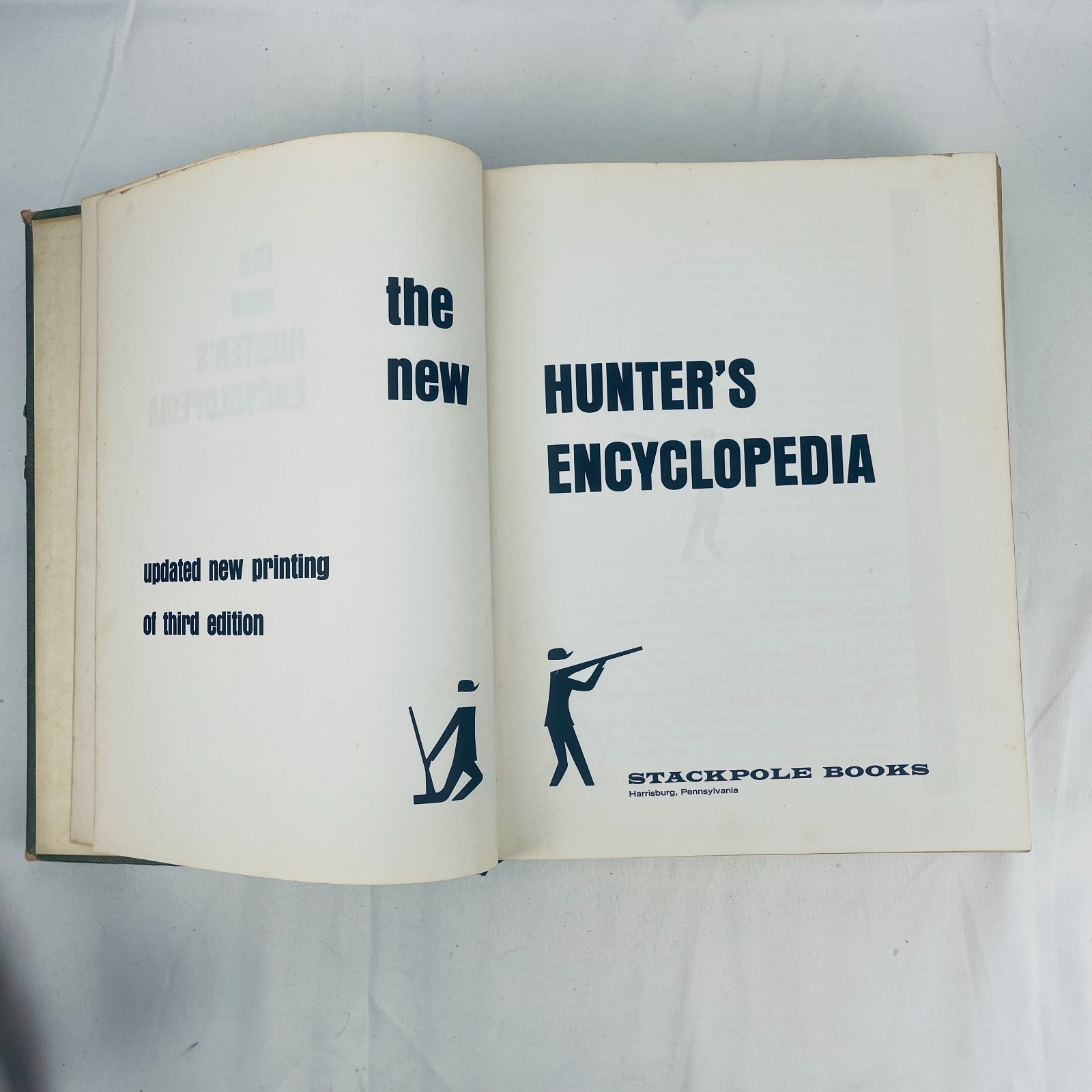 The New Hunters Encyclopedia editor Raymond R. Camp 1972 Third Revised Edition