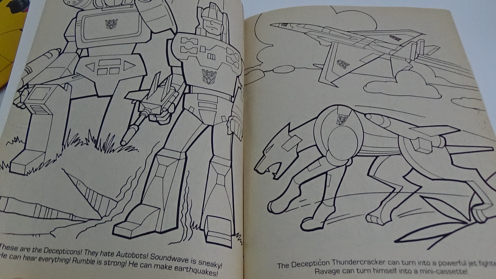 -NEW- 1985 Transformers Coloring Book The Autobot Smasher!
