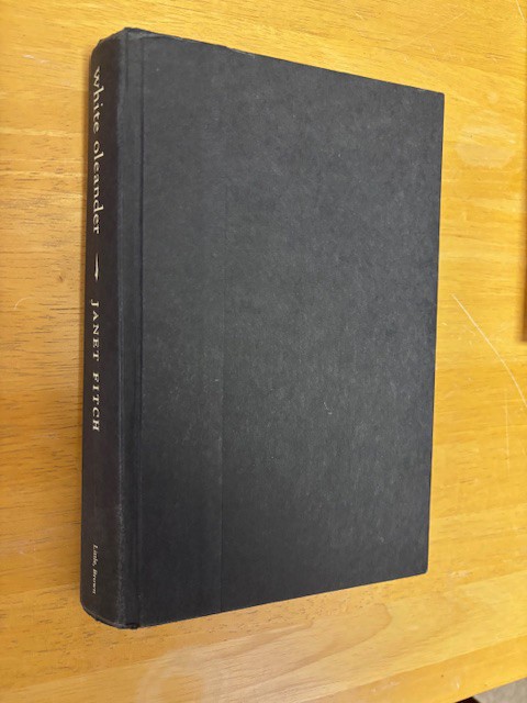 White Oleander – Hardcover By Fitch, Janet – VERY GOOD, rumpled dustcover!