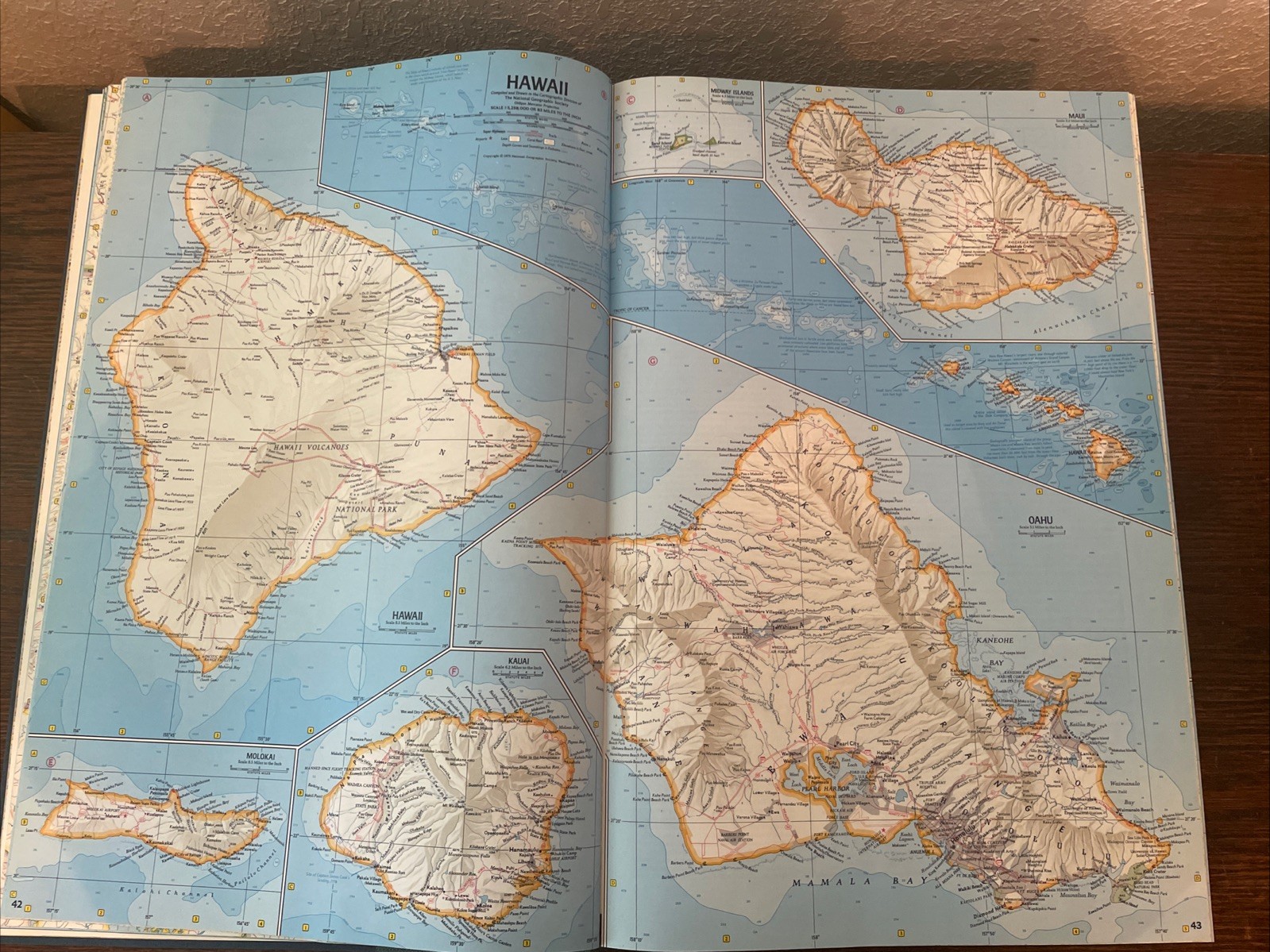 VTG National Geographic Atlas of the World 1975 oversized 12.25″x18.5
