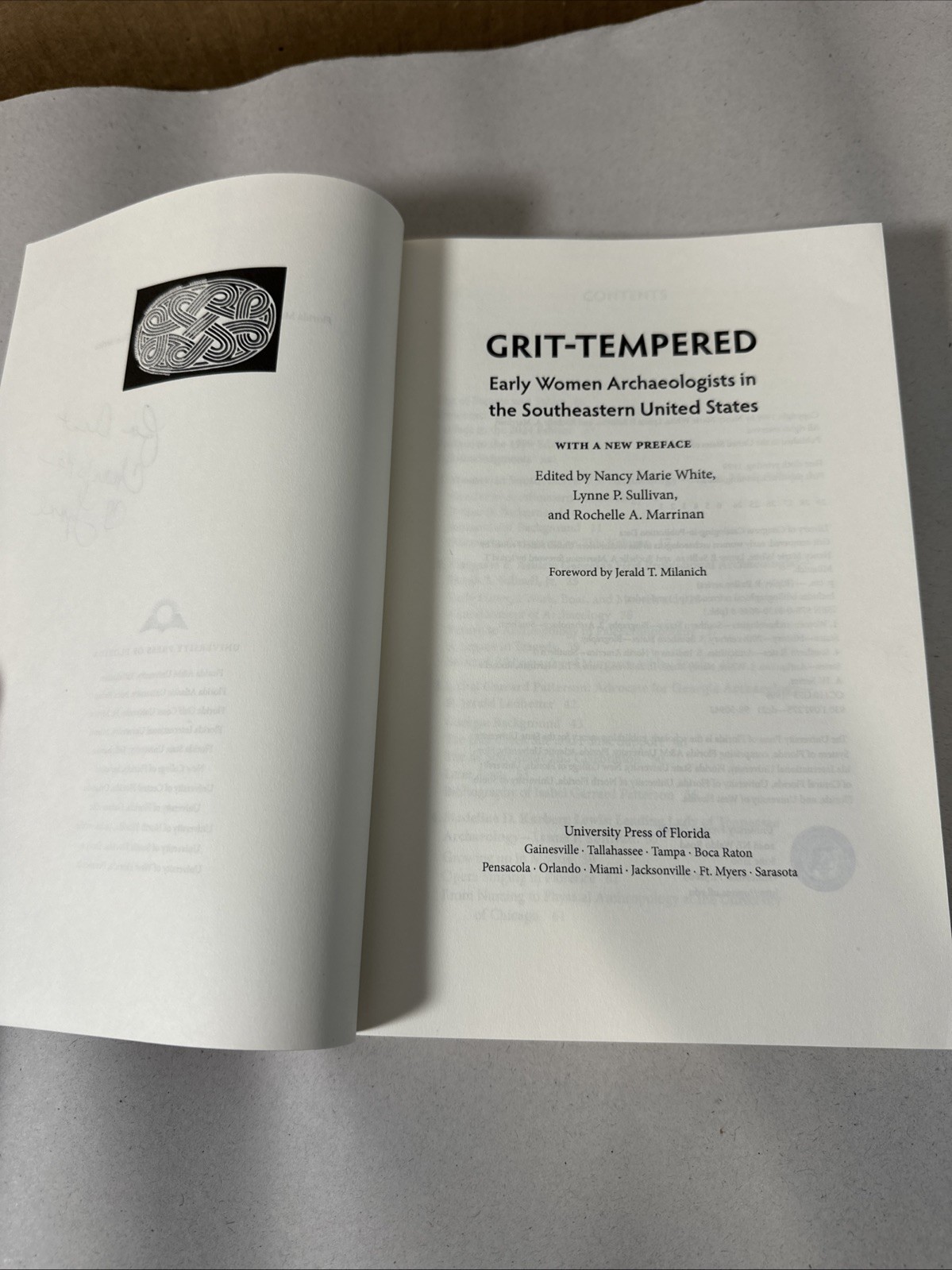 Grit Tempered Early Women Archaeologists Southeastern United States 2001 Book