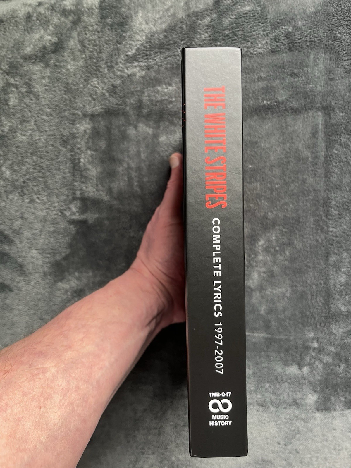 Jack White – Signed Numbered (131) – The White Stripes Complete Lyrics HC 1st Ed
