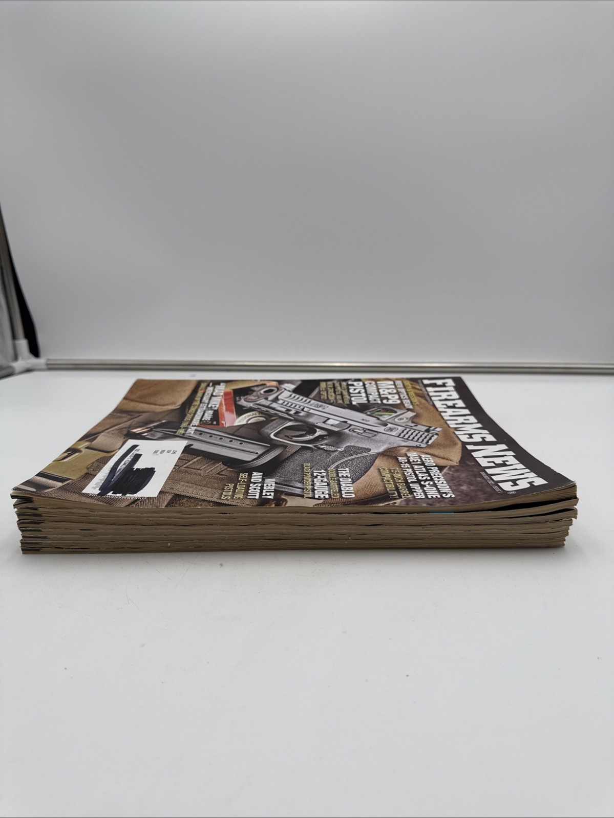 Lot Of 8 Firearms News Magazine – Pistols, Handguns, Rifles, Machine Guns 2021
