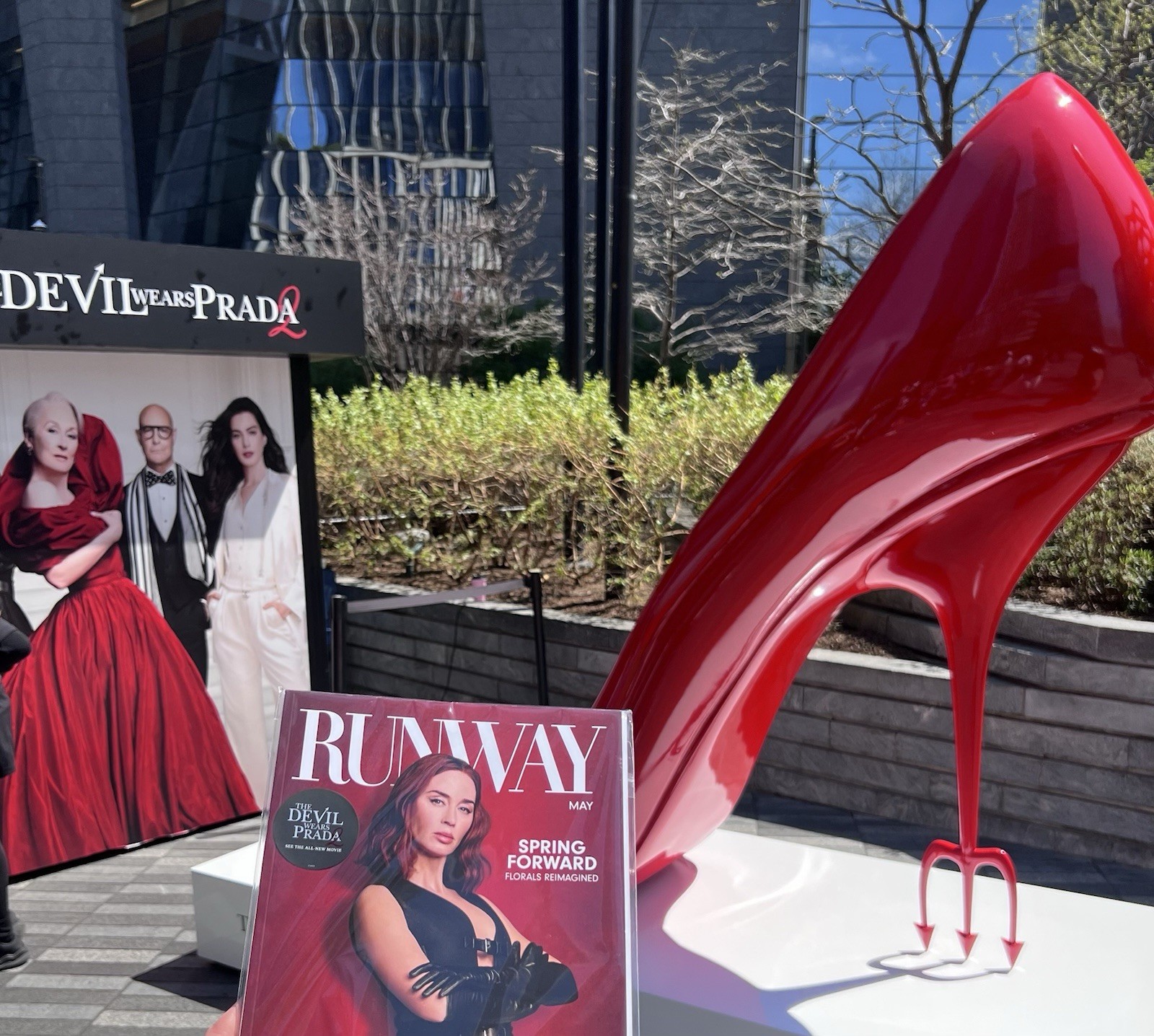 RARE The Devil Wears Prada 2 Runway Magazine New Collector Kit – SHIP WORLDWIDE