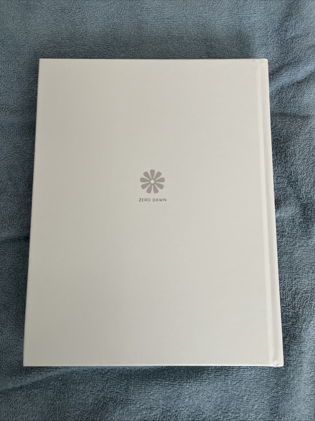 HORIZON: Zero Dawn (Collector’s Edition Guide) (Future Press) HARDCOVER