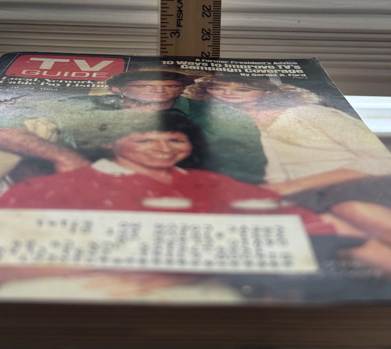 Lot of 8 TV Guide Magazines featuring Cheers Cast – St Louis Edition