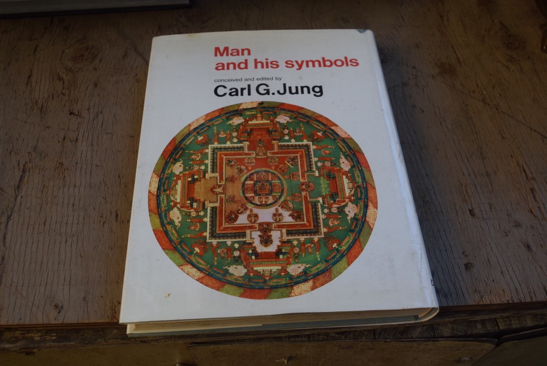 Man and His Symbols Carl G Jung 1971 HC/DJ VG