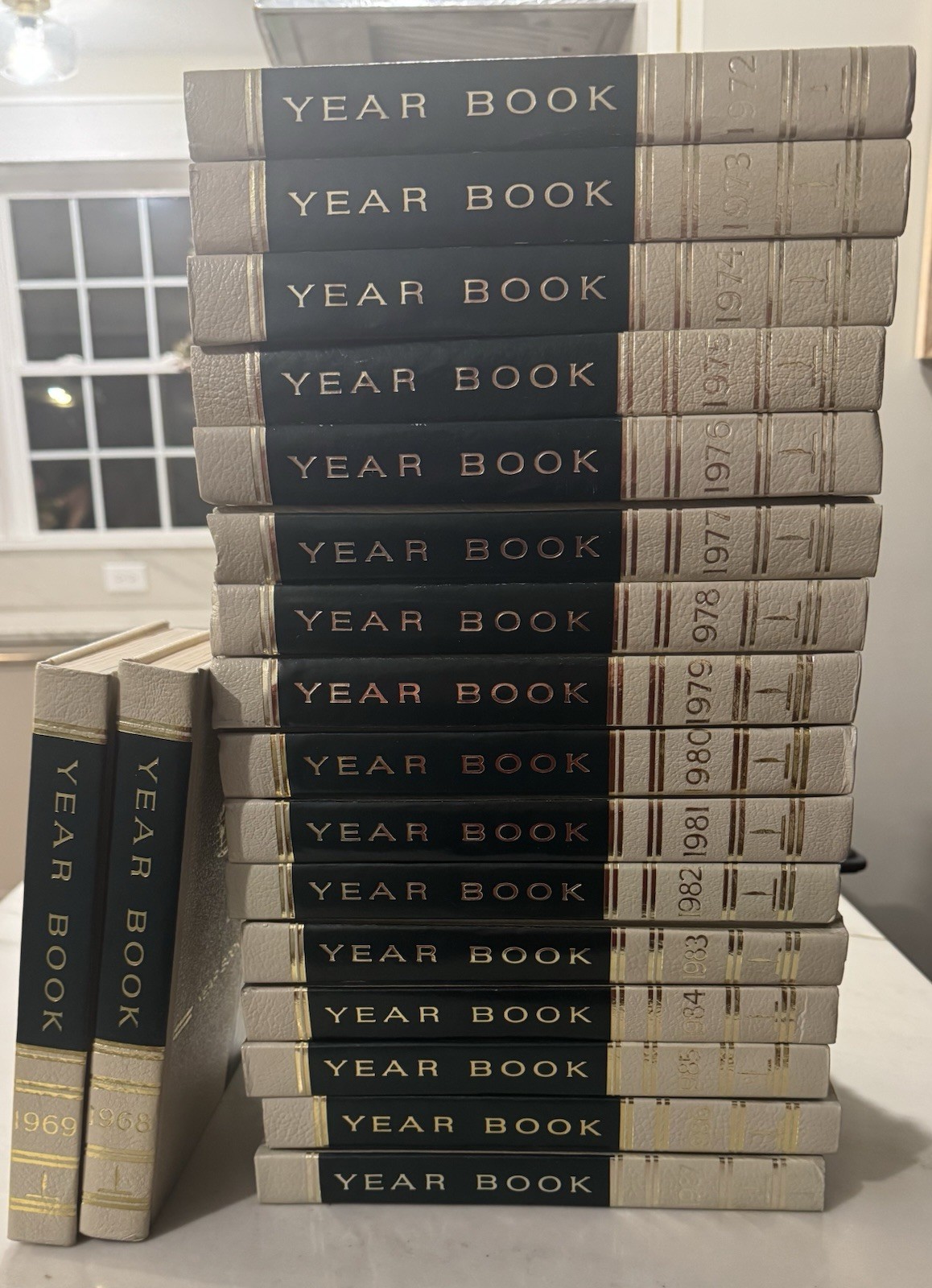 Vintage World Book Year Book Lot 1968-1969 & 1972-1987 Hardcover Set