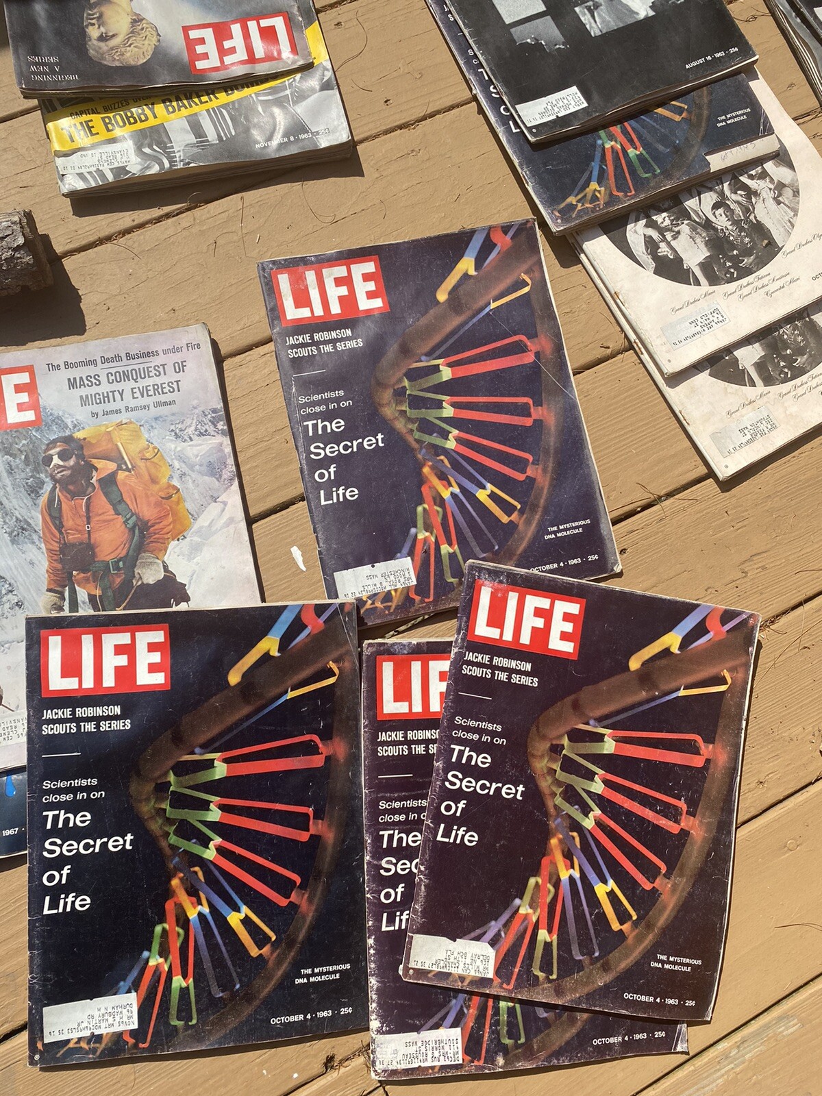 VTG LIFE Magazine:  Random Lot of 10 Magazines from 60s – early 1970s Sale!