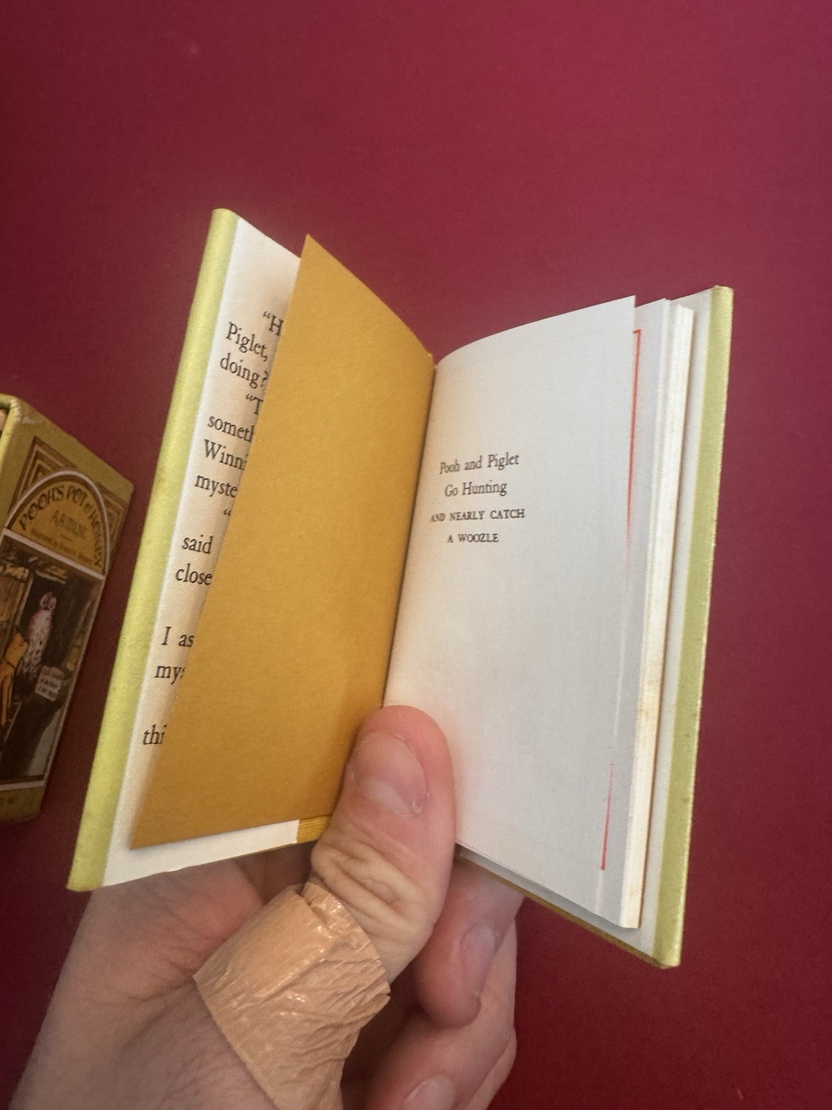 POOH’S POT O’HONEY 1968 Vintage Mini Book Set Boxed