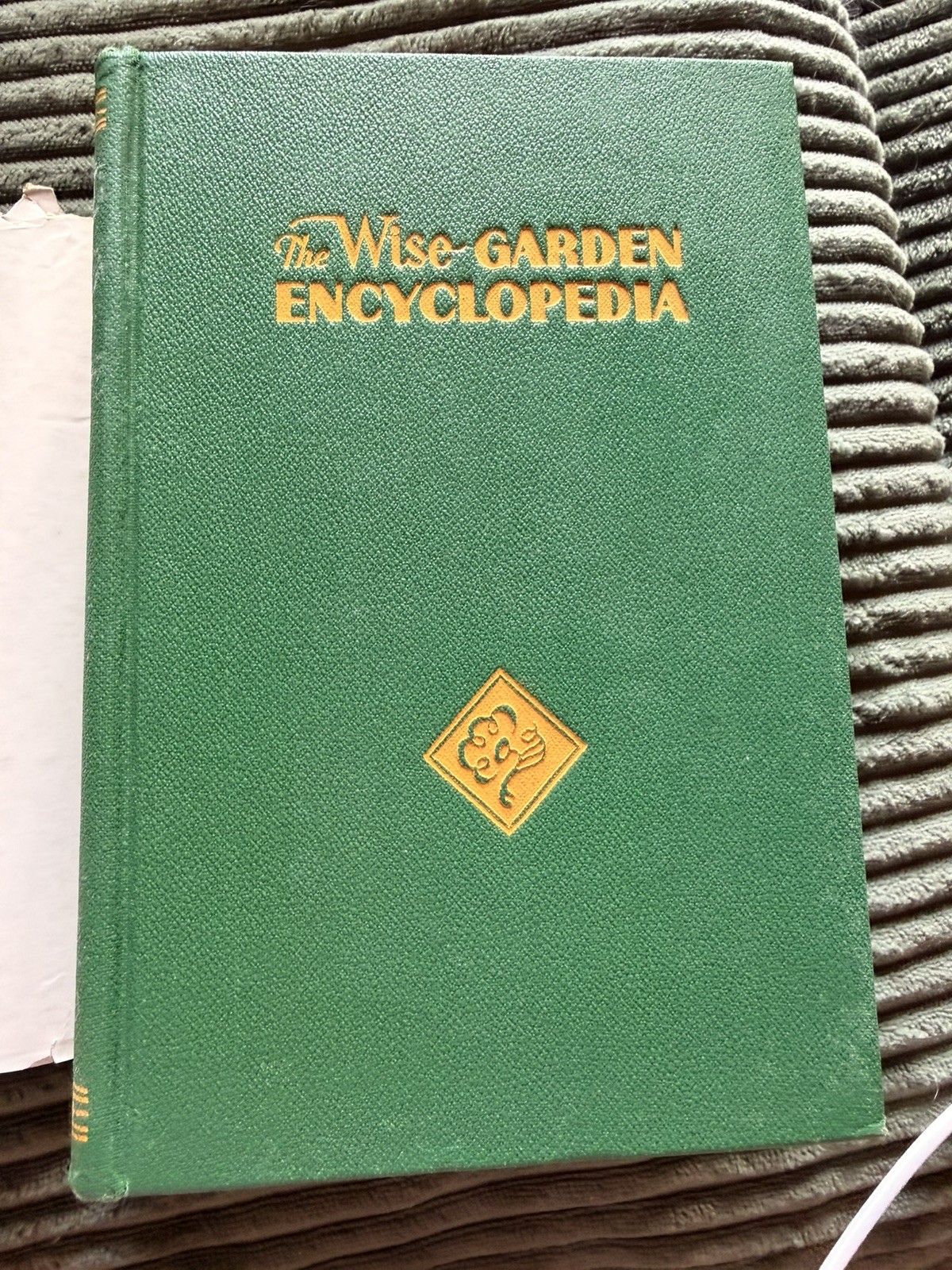 The New Garden Encyclopedia, 1946 Victory Garden Ed. WM. H. Wise Illust/HC