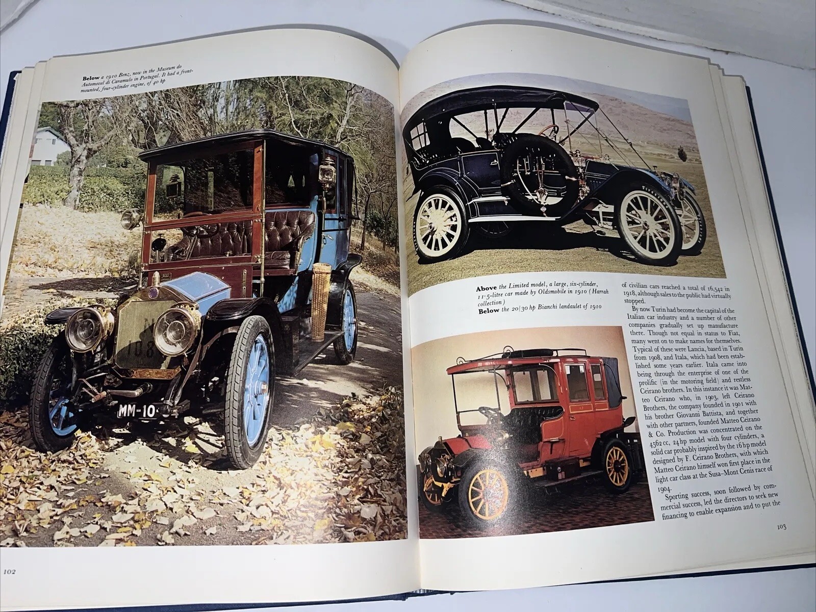 Beautiful Vintage Exeter 1983 Classic Cars Blue Hardcover Book 368 Pages