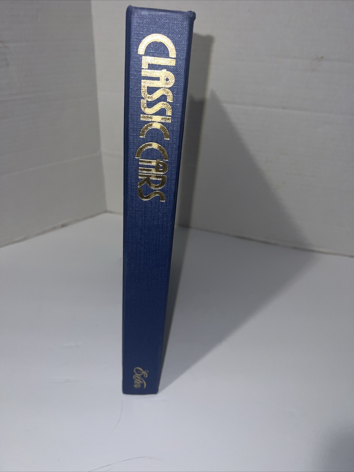 Beautiful Vintage Exeter 1983 Classic Cars Blue Hardcover Book 368 Pages