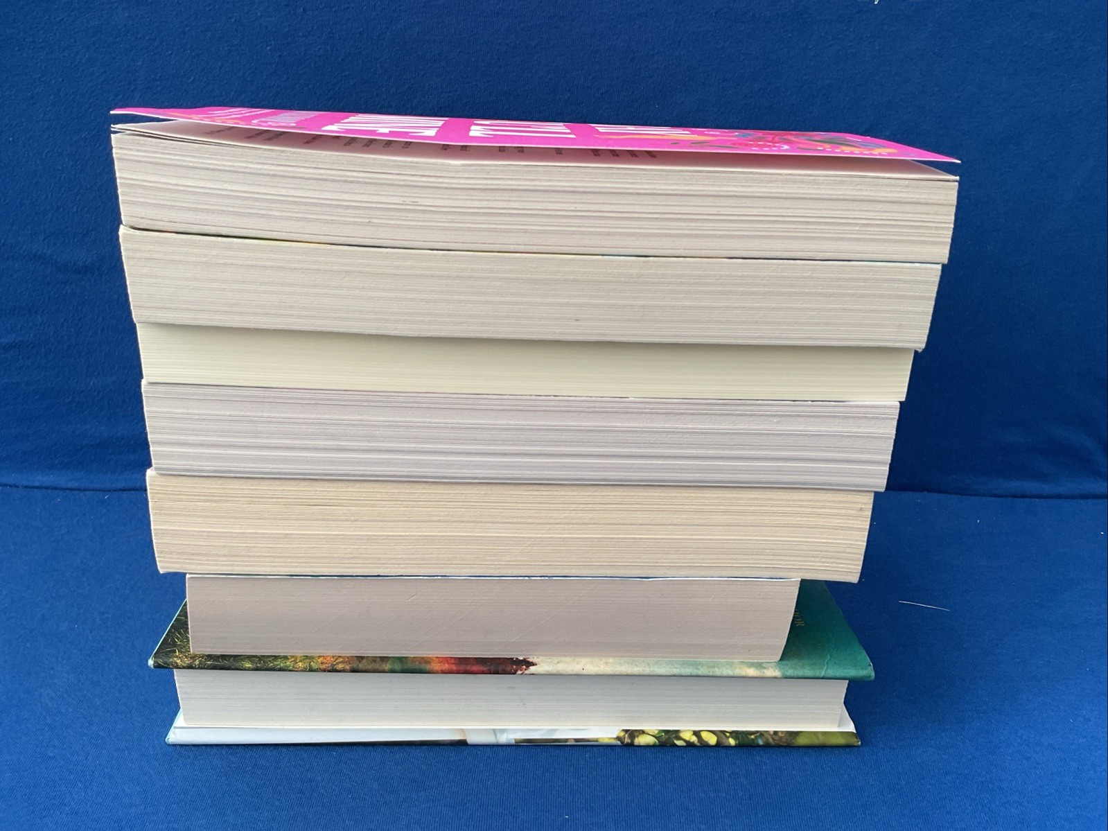 Lot of 7 – Romance by Nicholas Sparks, Lucy Score, Kirsten Hannah and Others