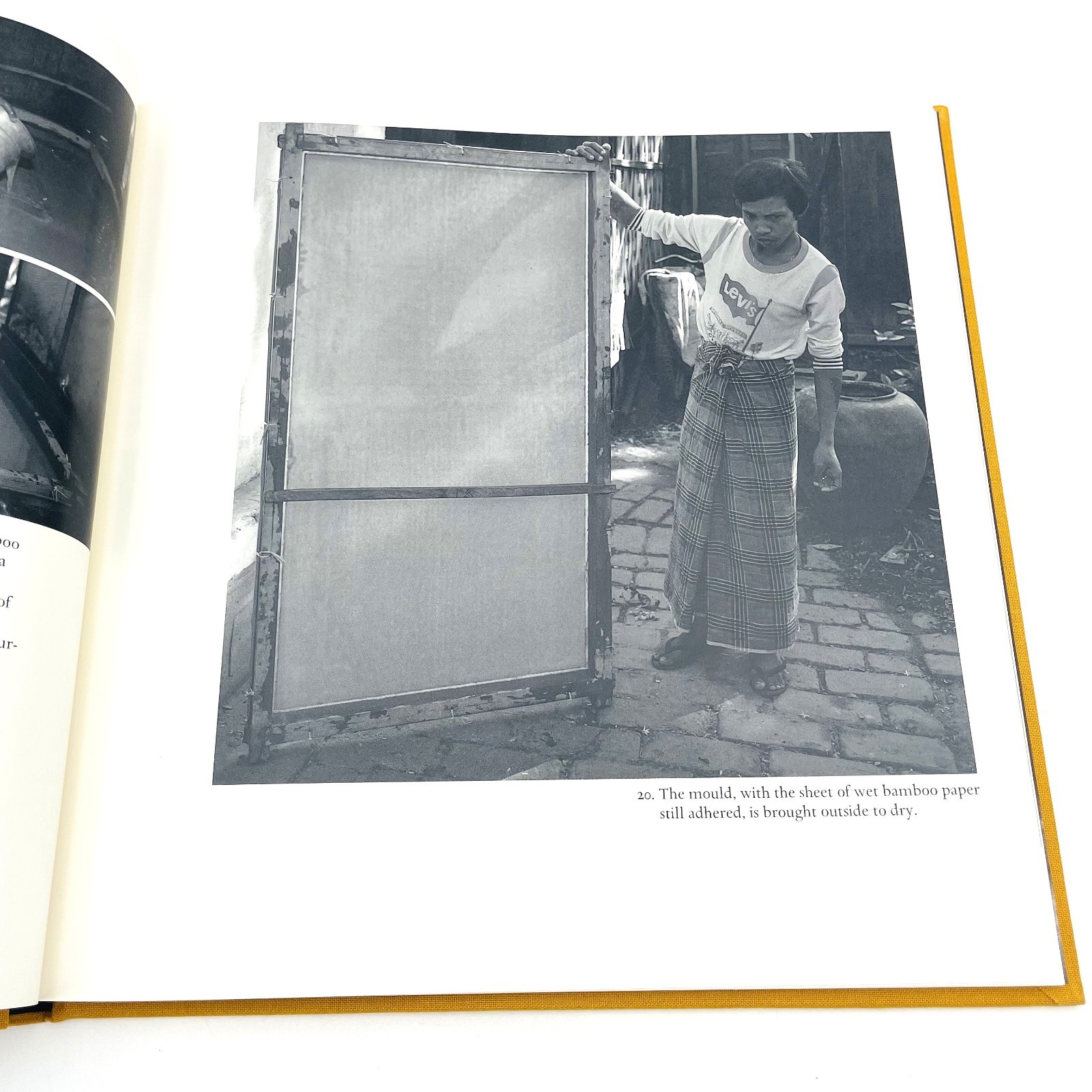 The Goldbeaters Of Mandalay Hand Papermaking Burma by Koretsky HCDJ Book 1991 VG