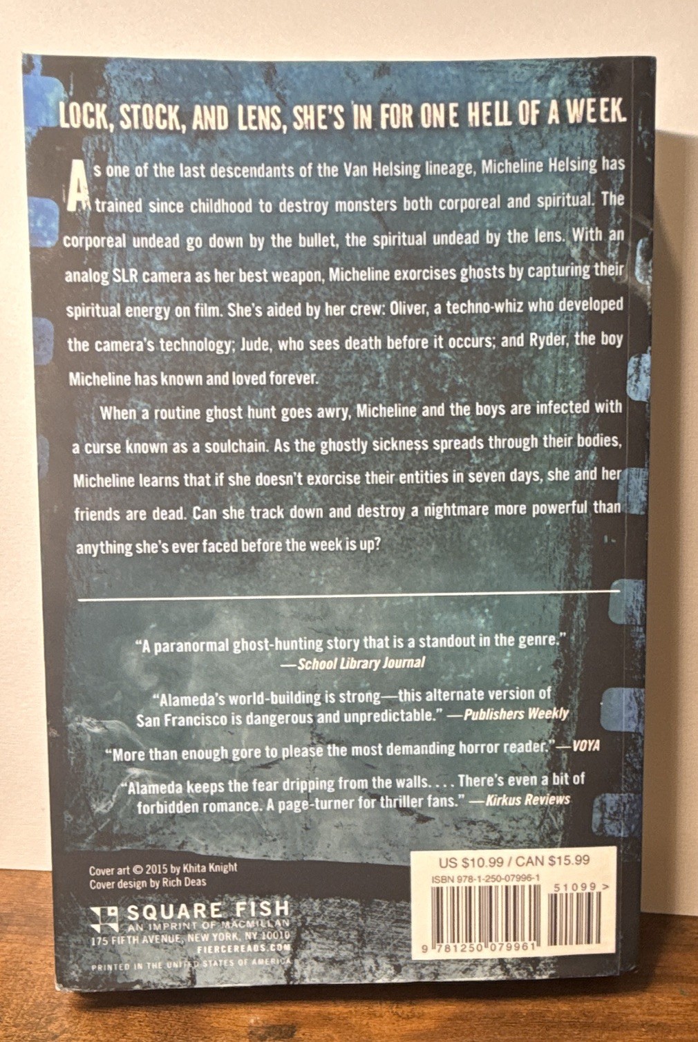 Shutter by Courtney Alameda PB YA Horror Fiction Novel Ghosts Square Fish
