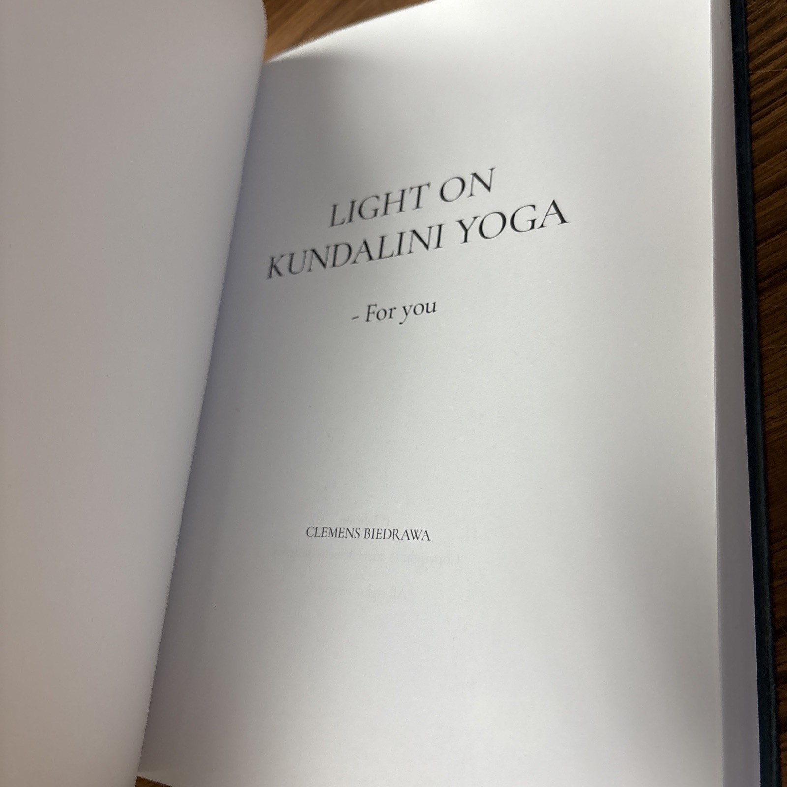 Light on History, Philosophy and Practice of Kundalini and Hatha Yoga Biedrawa