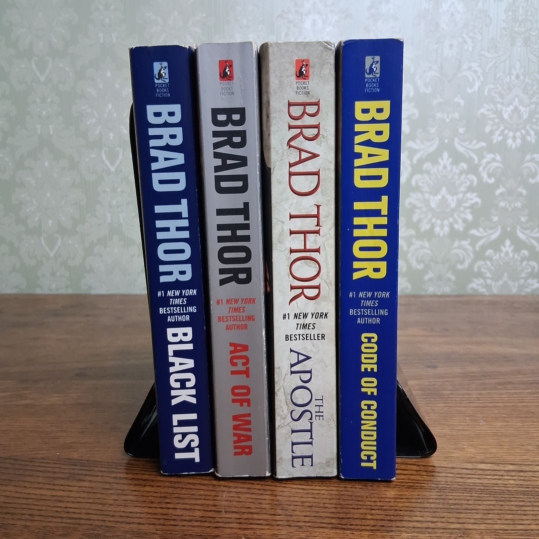 Brad Thor Scot Harvath 4 Book Lot Act of War Black List Apostle PB VG