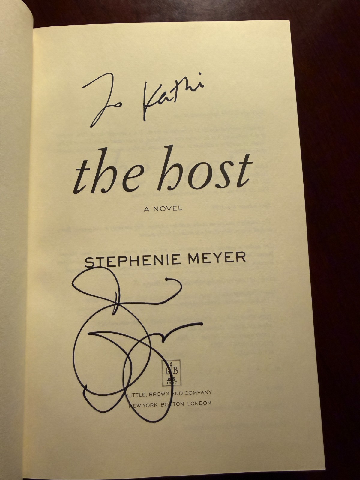 RARE «The Host» SIGNED by Stephenie Meyer 1st Edition 1st Print HC DJ 2008
