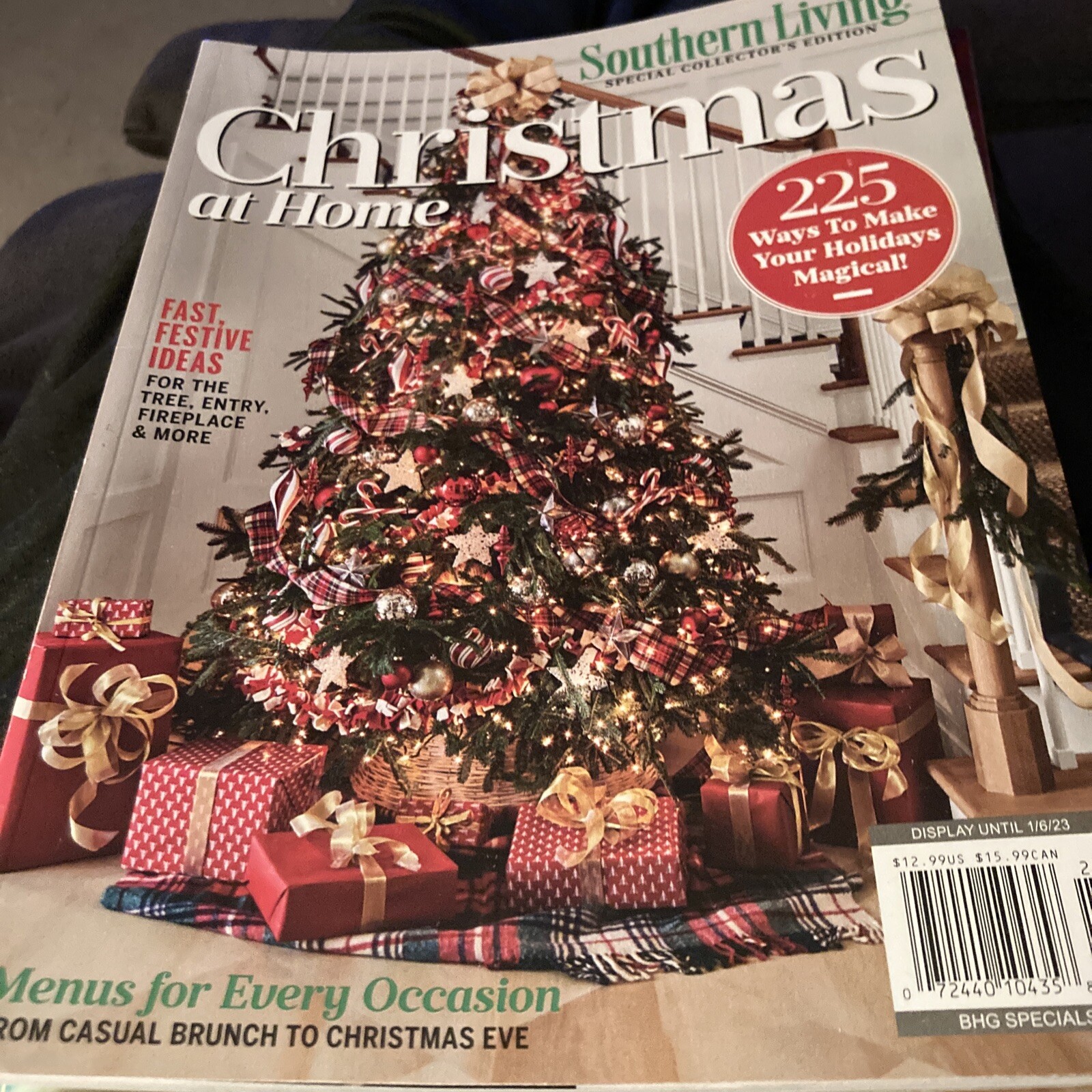 BHG Specials: SOUTHERN LIVING : CHRISTMAS AT HOME magazine 2022-23. T-563