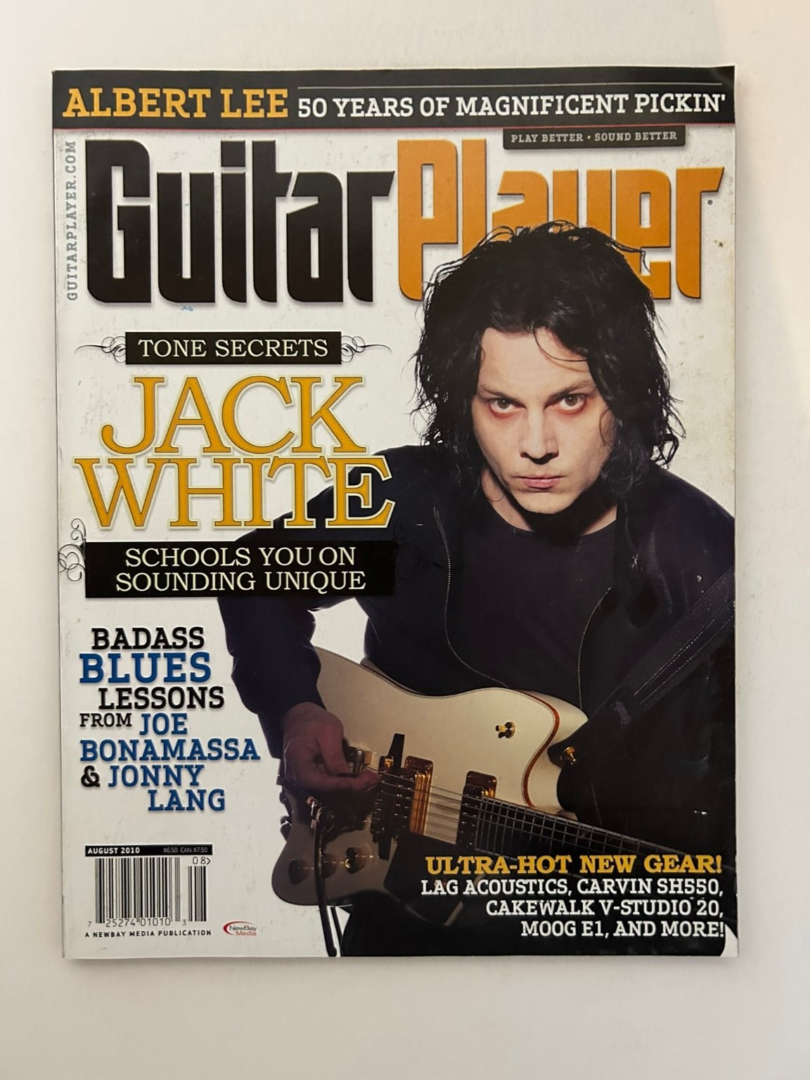 Guitar Player Magazine August 2010 Jack White Tone Secrets New Gear