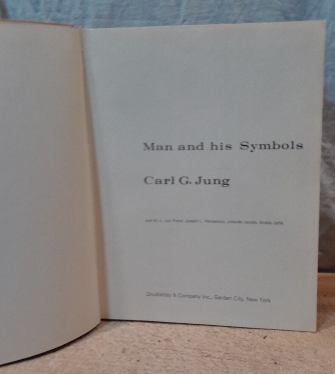 Carl G. Jung: MAN AND HIS SYMBOLS, Doubleday Yugoslavia printing