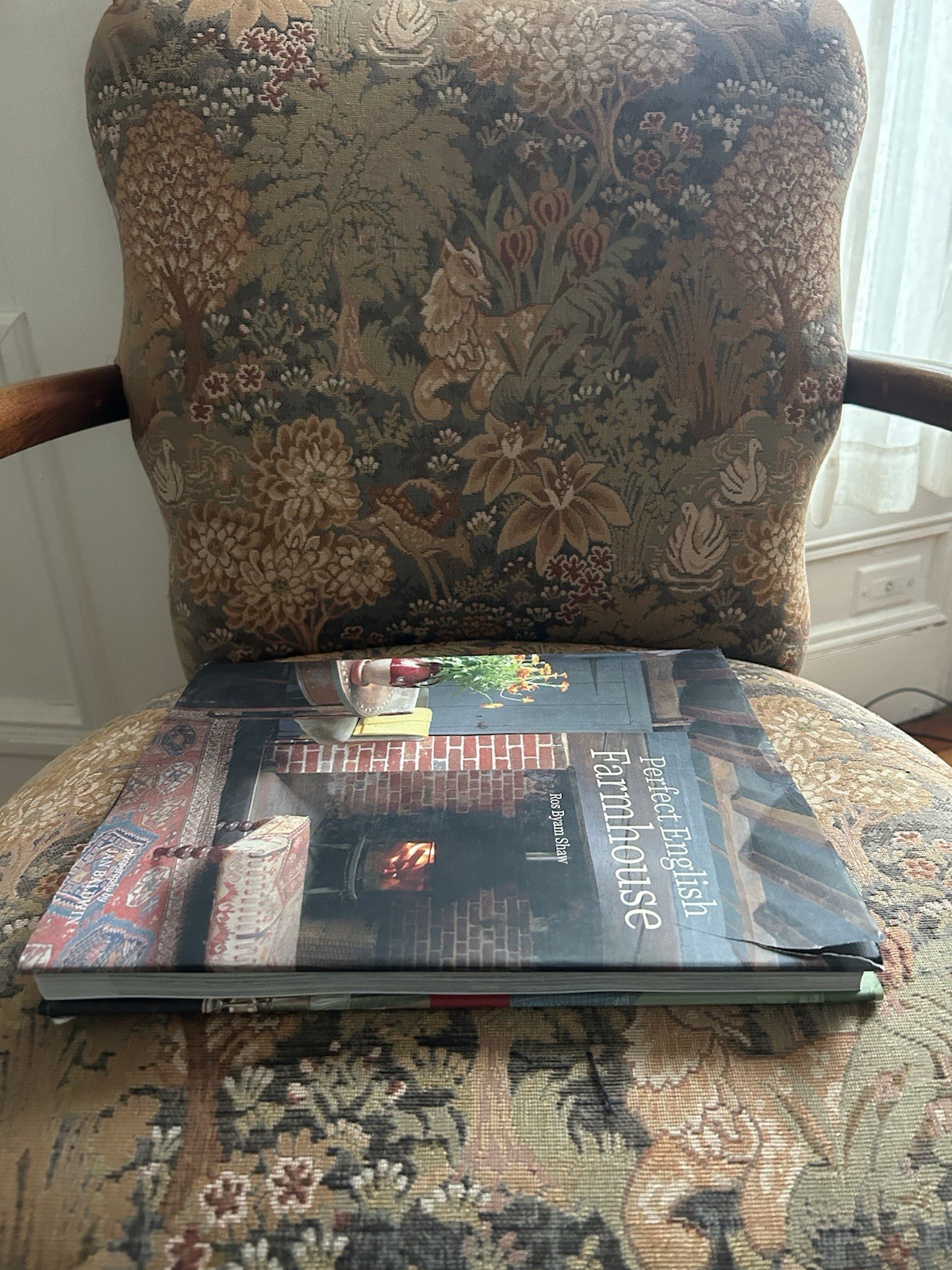 Perfect English Farmhouse By Ros Byam Shaw. 9781849758789