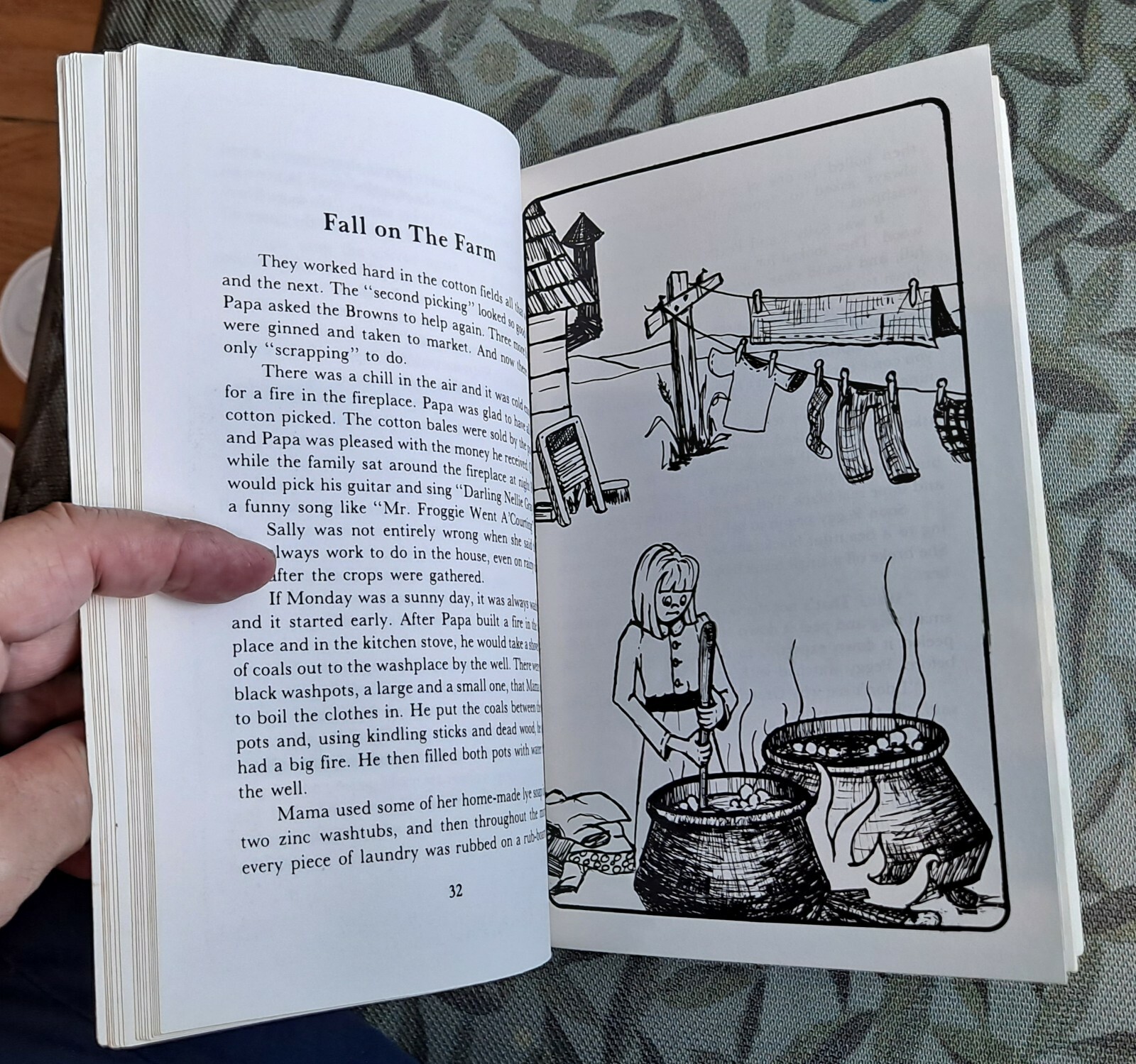 Little Schoolhouse On The Hill by Strelsa Morris Machen, 1980, SIGNED, 102 pages