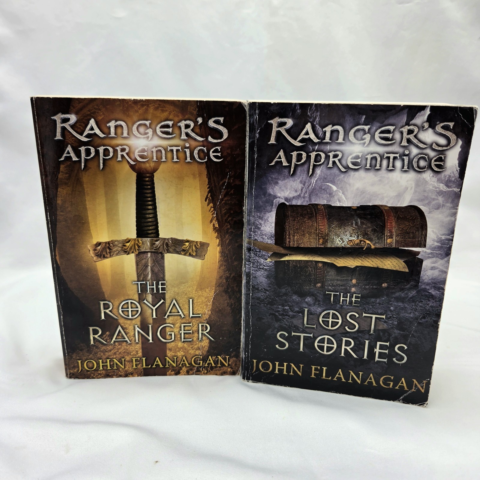 Ranger’s Apprentice Complete Series Set 1-12 Paperback Books & Royal Ranger 4-7