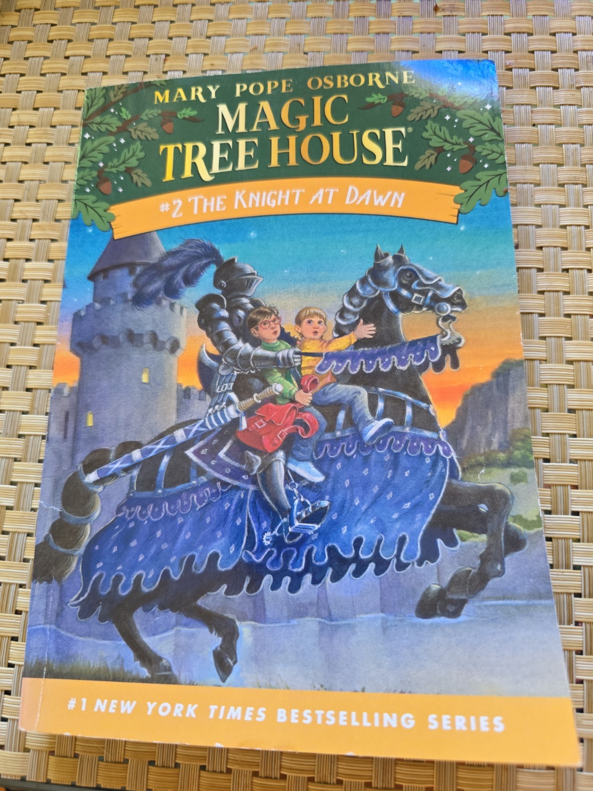 The Knight at Dawn – 9780679824121, paperback, Mary Pope Osborne Magic Treehouse