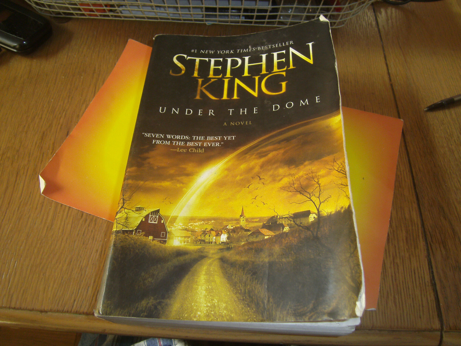 PB Under the dome Stephen King Heavy thick PB novel 1075 pages PB