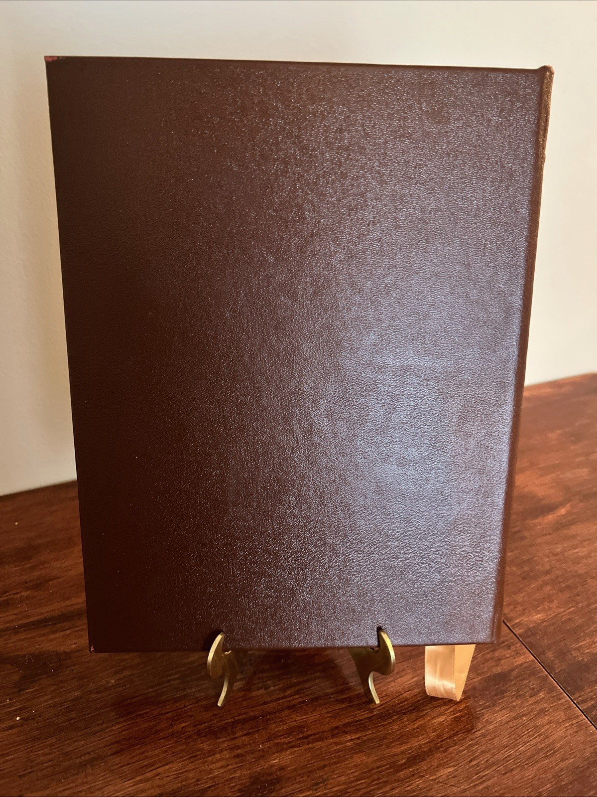 History of Slavery by Susanne Everett Hardcover Chartwell Collectible 1st Ed.