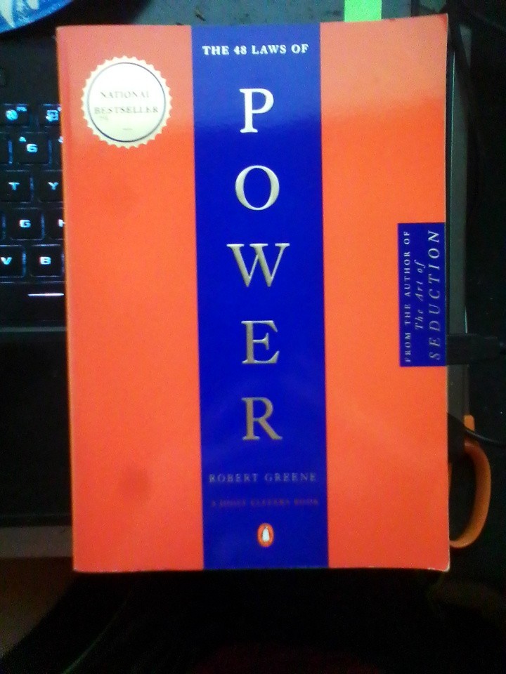 48 Laws of Power by Robert Greene ( Paperback) VERY GOOD