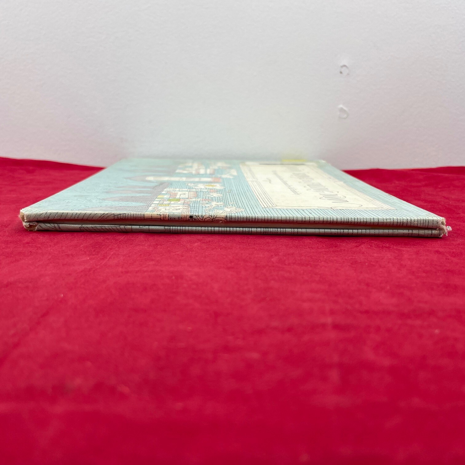 Vintage 1967 London Bridge Is Falling Down Ed Emberley Hardcover Book – Discard