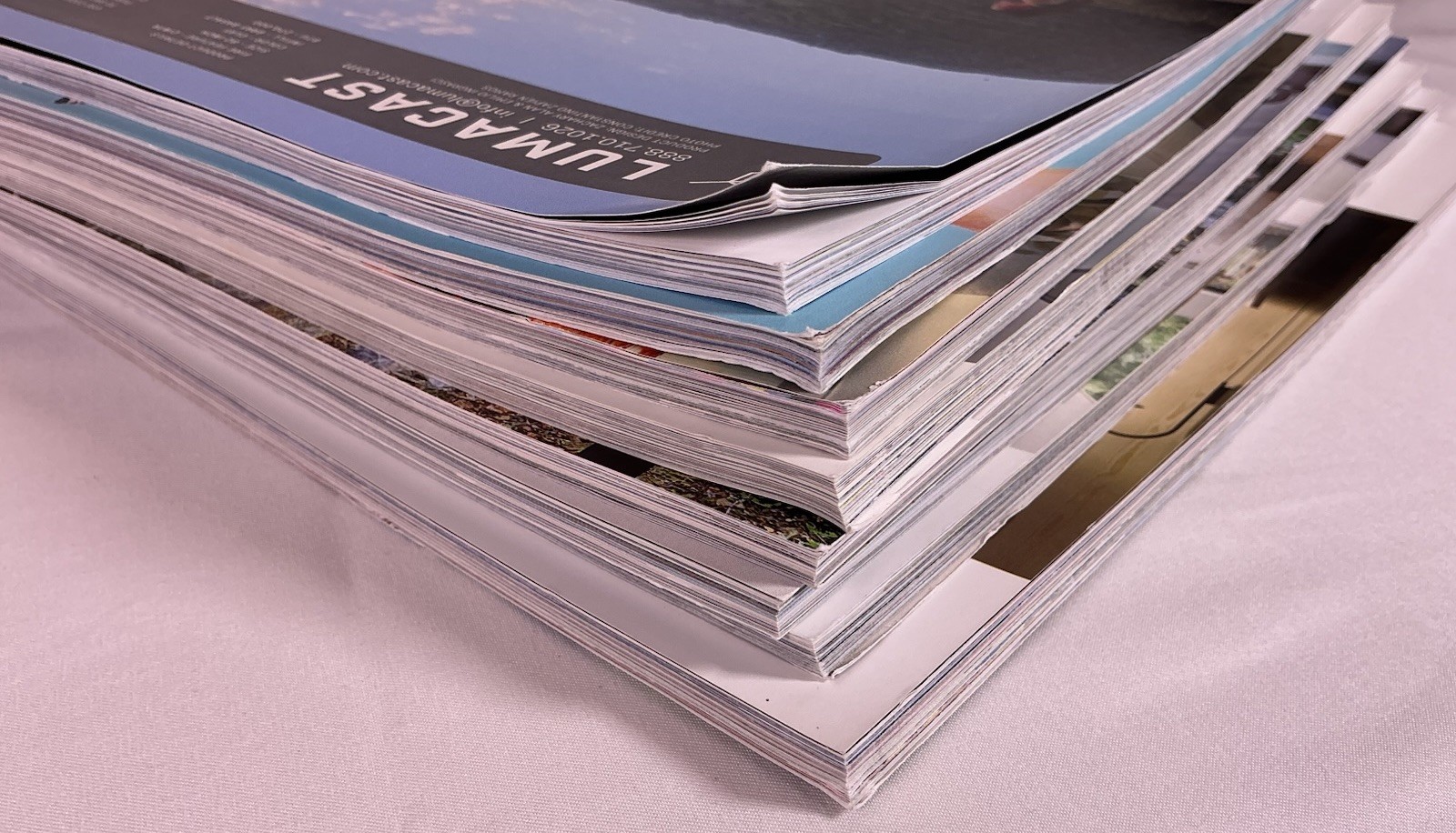 DWELL Lot x 8 (’22-’24) Magazine: At Home in the Modern World, Interior Design